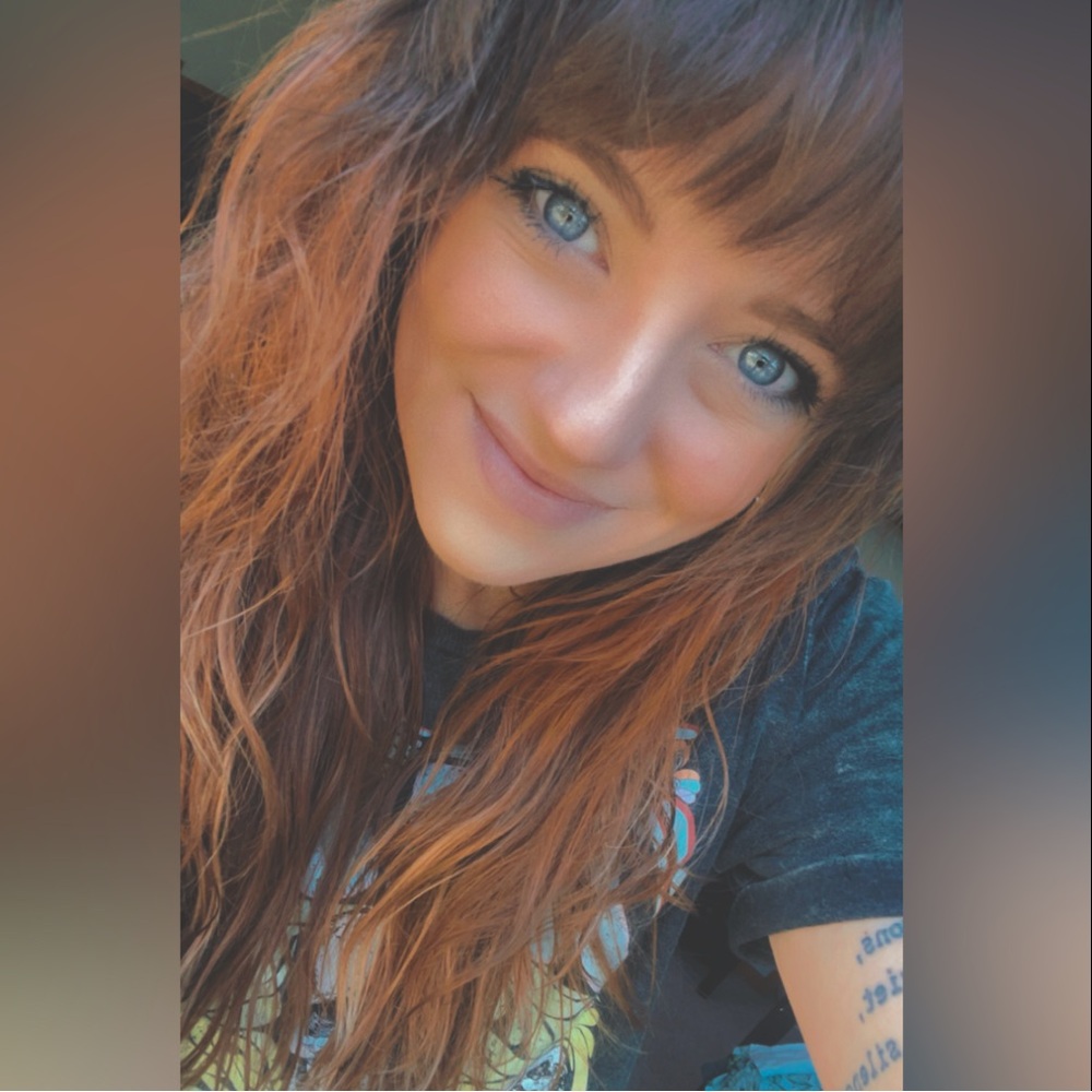 Meet your Posher, Courtney